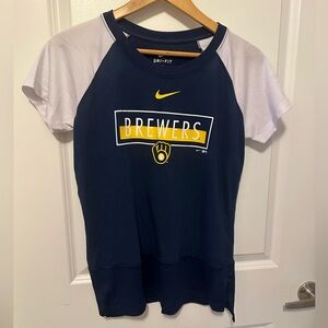 Nike women’s Milwaukee Brewers short sleeve tshirt. Navy. like new!